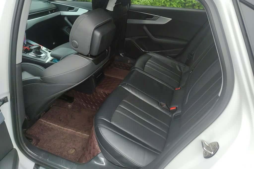 Audi A4L, 2023 11