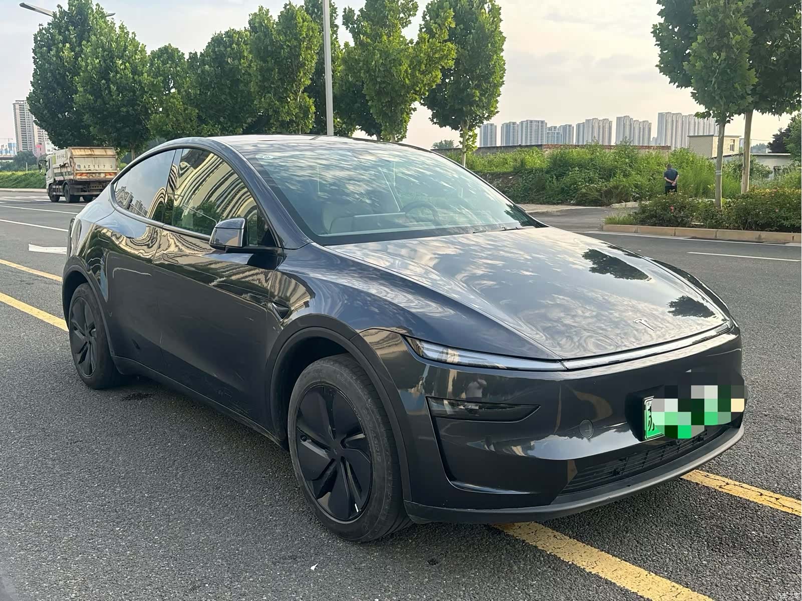 Tesla Model Y, 2025 3