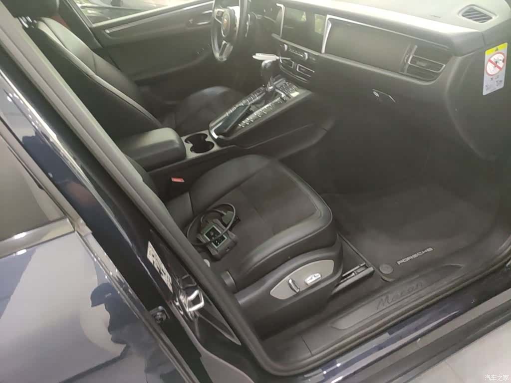 Porsche Macan, 2022 25