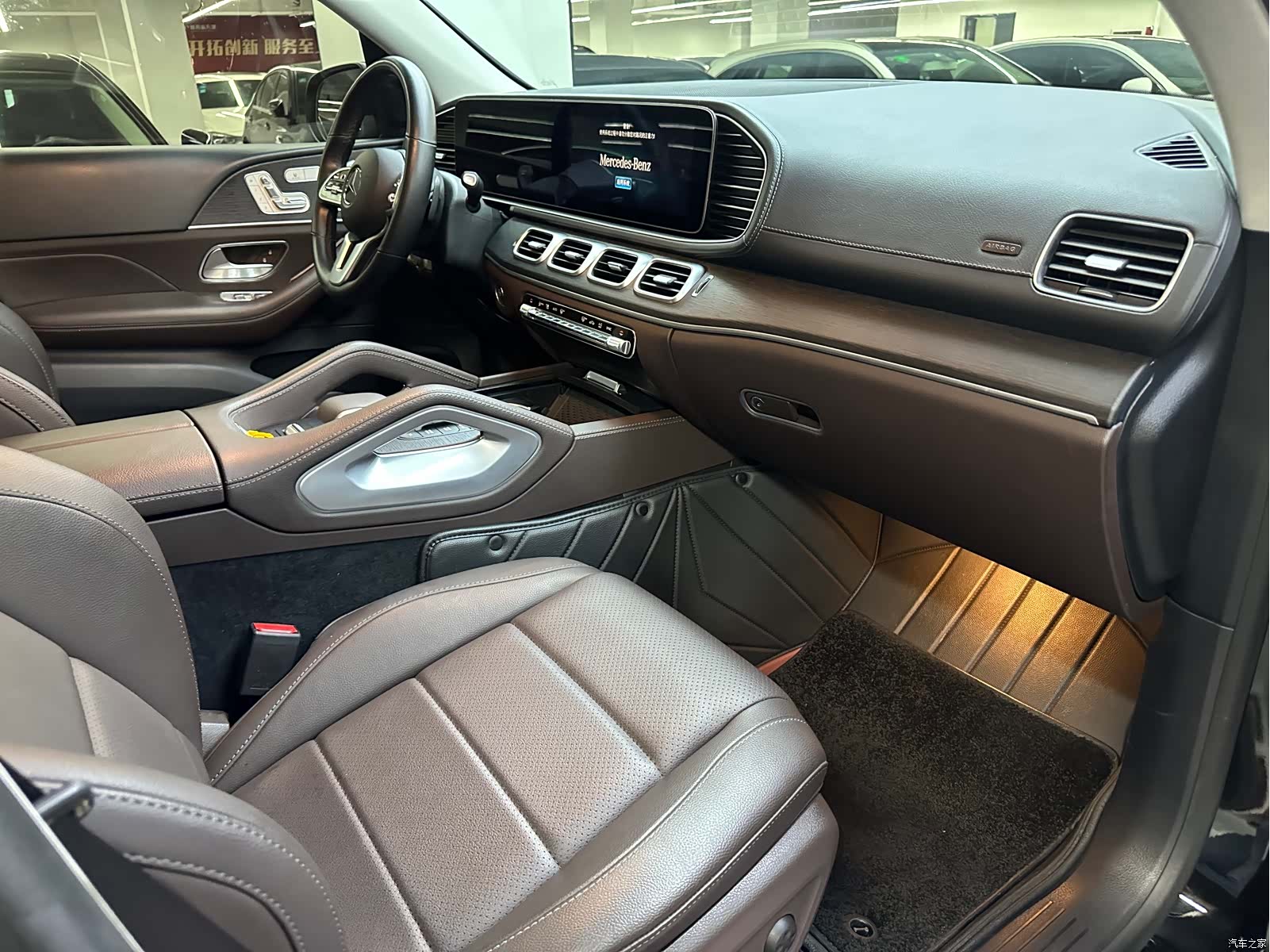 Mercedes-Benz GLE, 2022 16