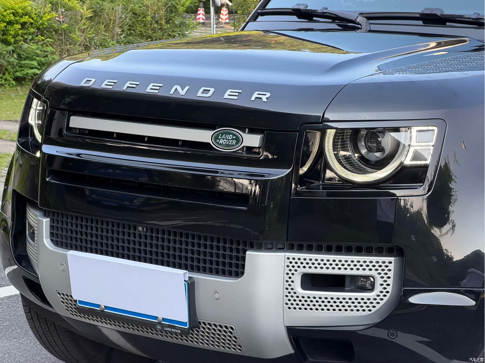 Land Rover Defender, 2023 все фото
