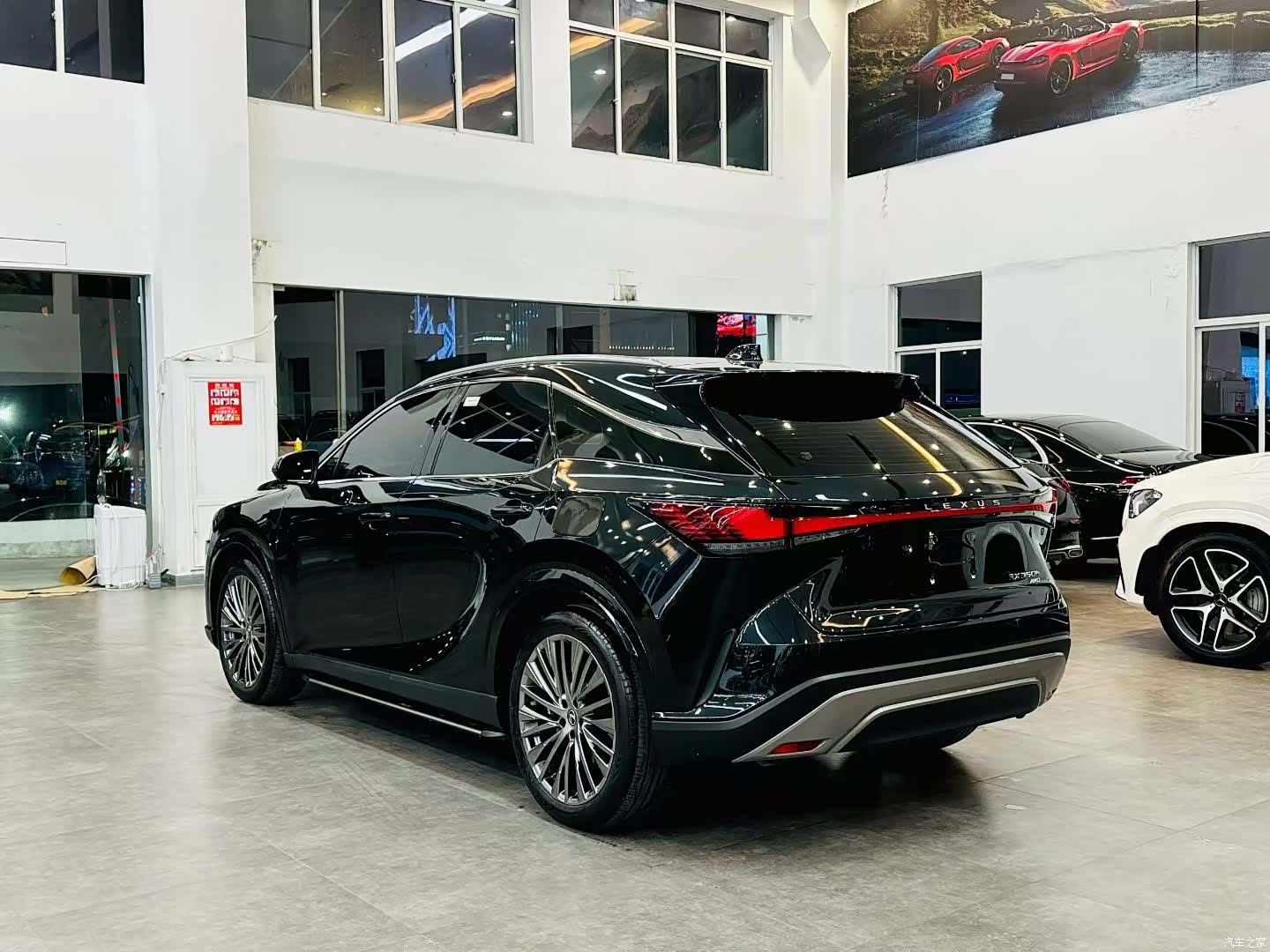Lexus RX, 2025 4