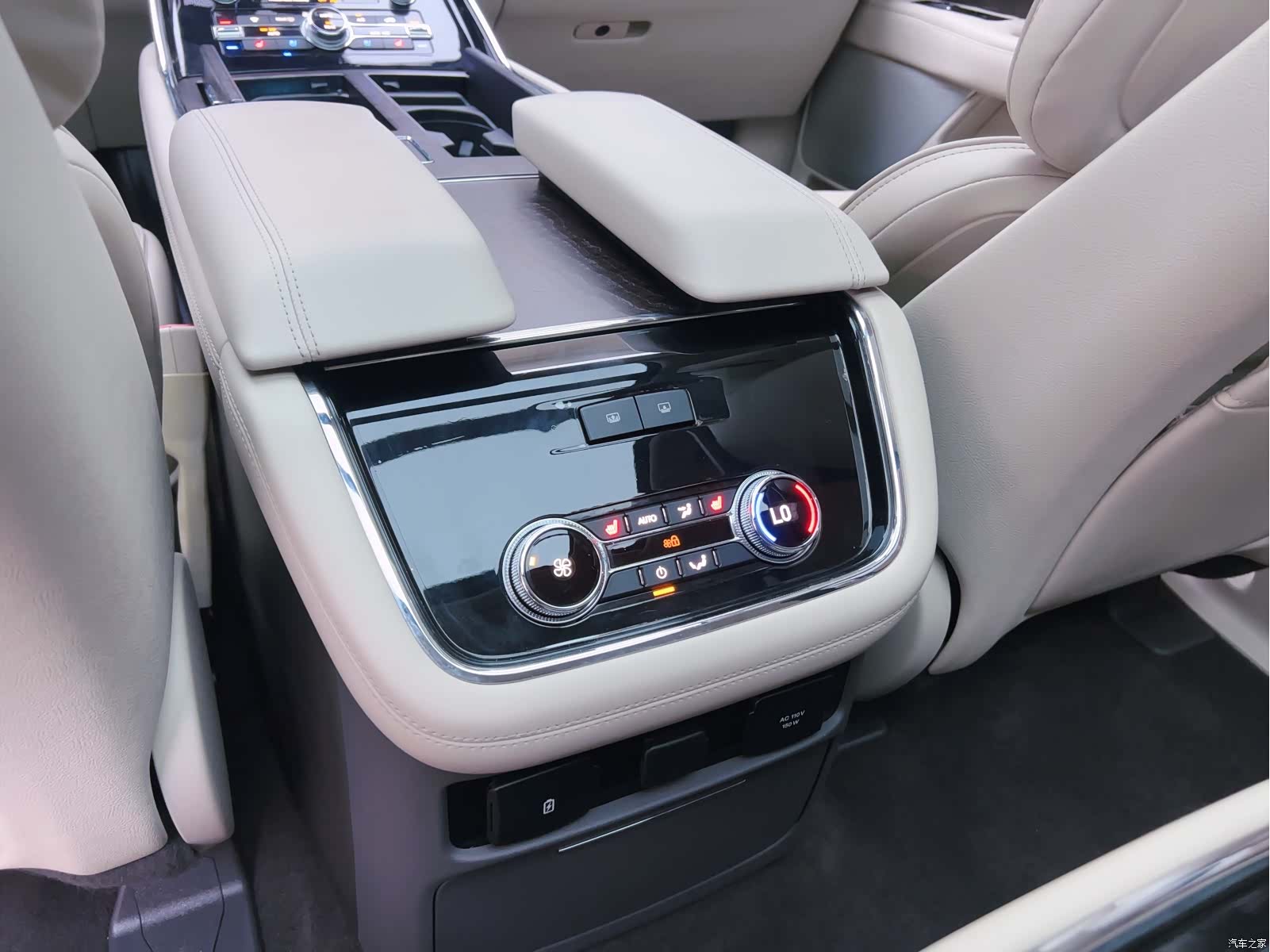 Lincoln Navigator, 2019 16