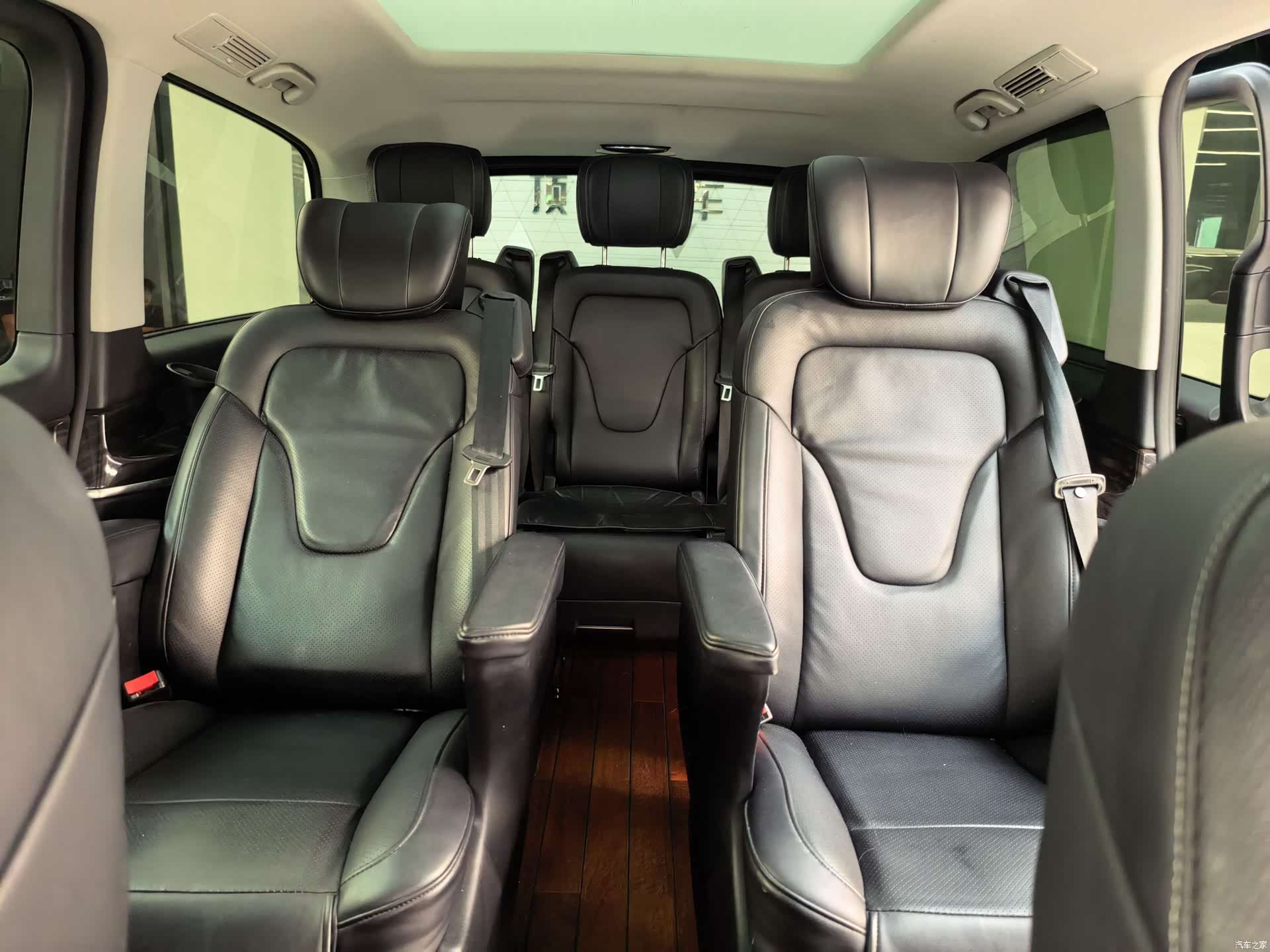 Mercedes-Benz V-Class, 2018 9