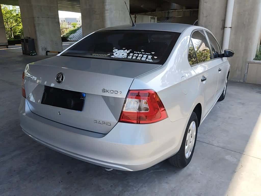 Skoda Rapid, 2016 7