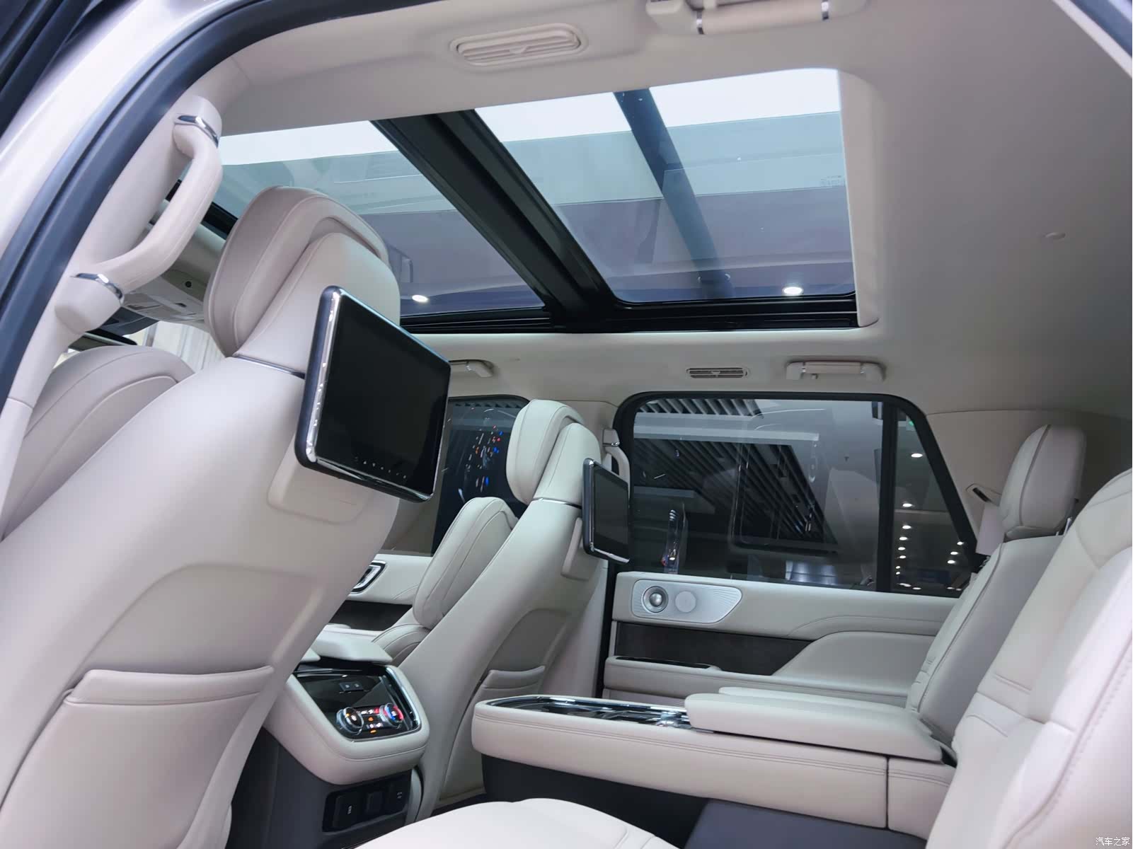Lincoln Navigator, 2019 22
