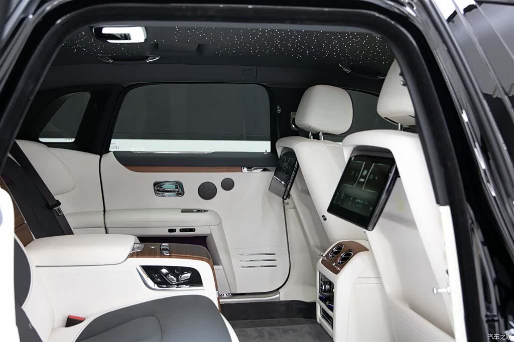 Rolls-Royce Ghost, 2021 18
