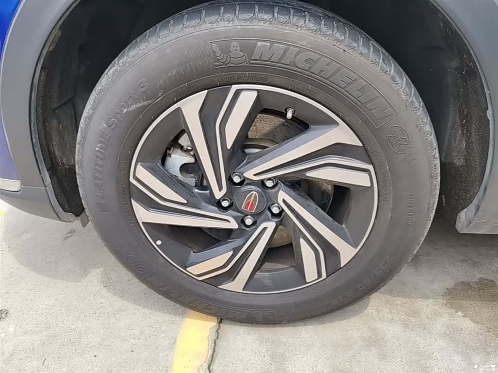 Hongqi HS5, 2022 23