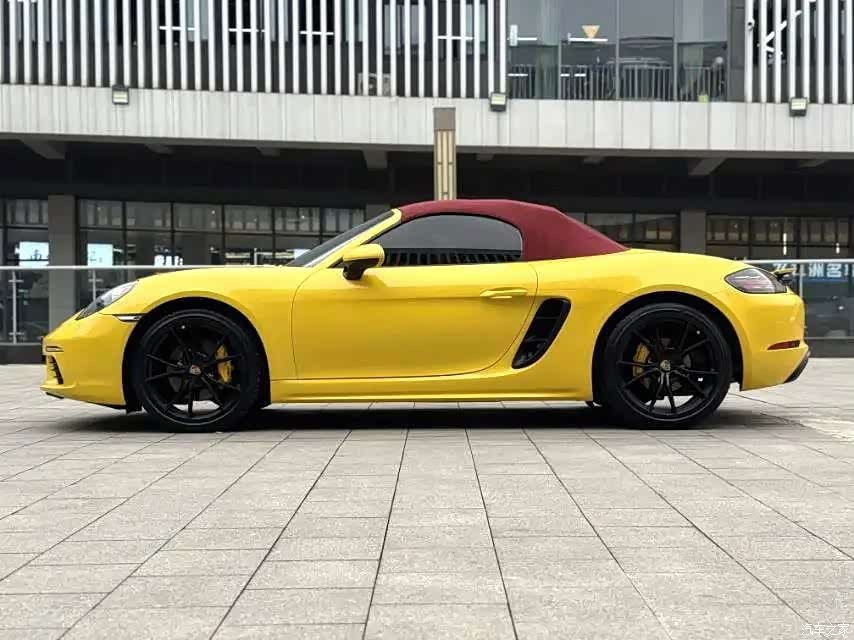 Porsche Boxster, 2022 3