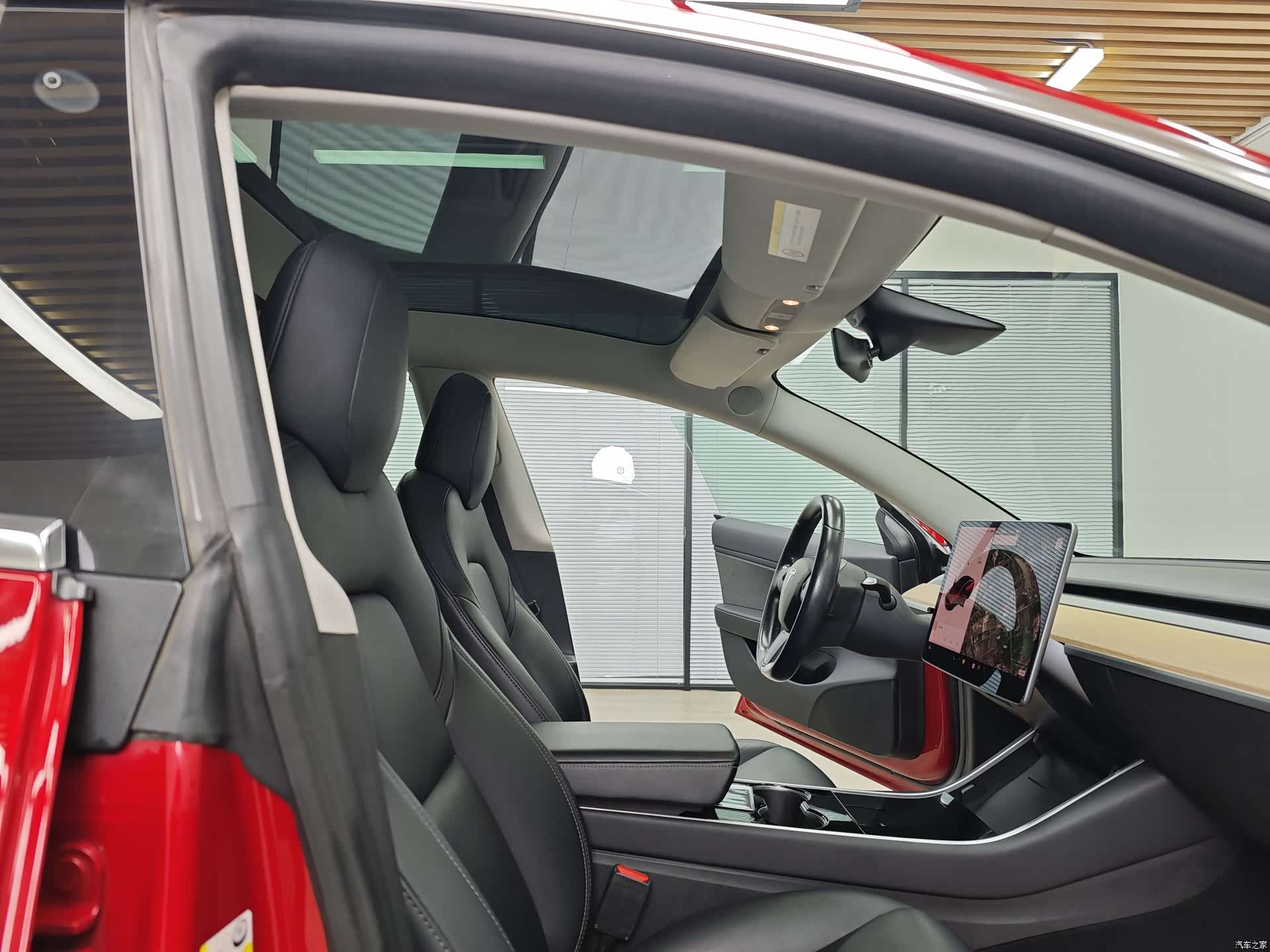 Tesla Model 3, 2020 41