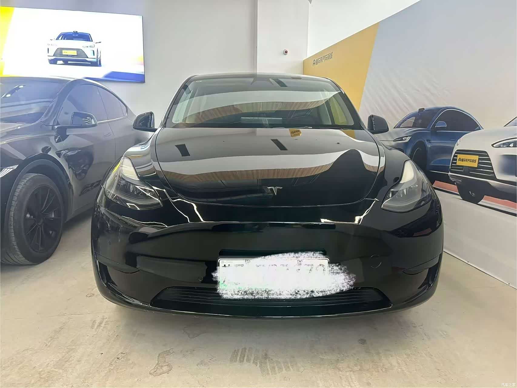 Tesla Model Y, 2022 3