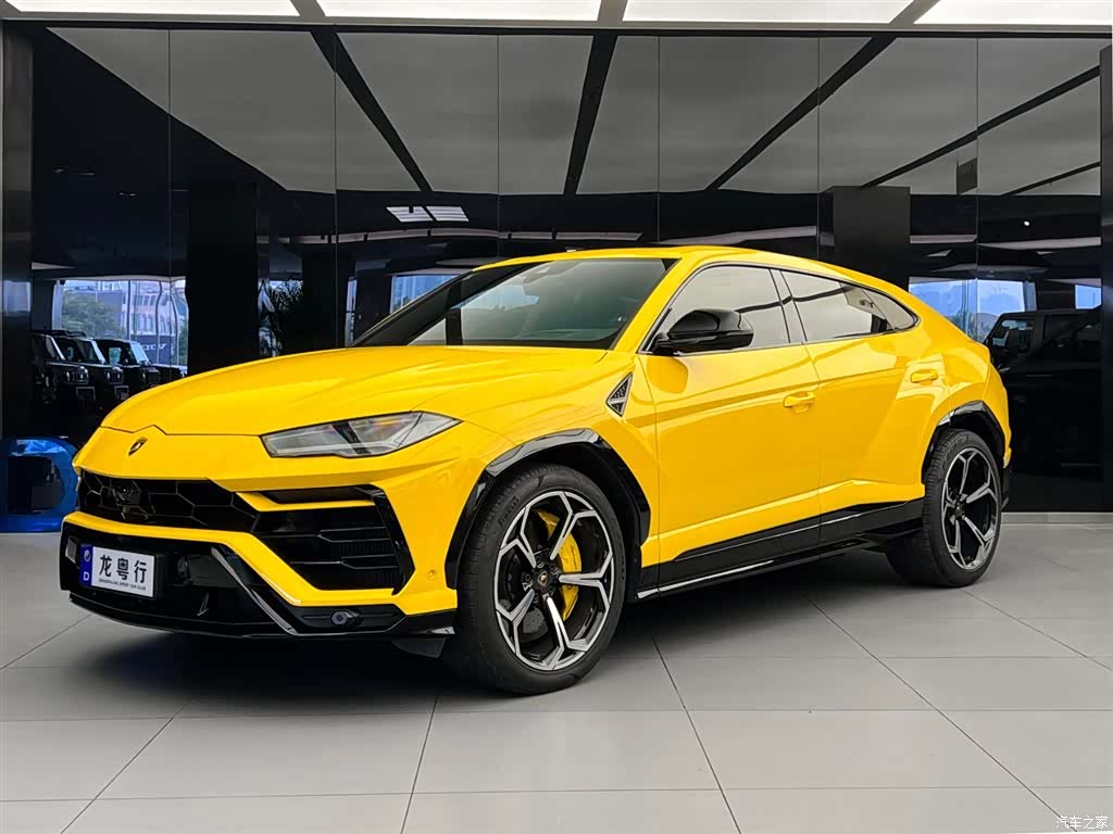 Lamborghini Urus, 2022 1