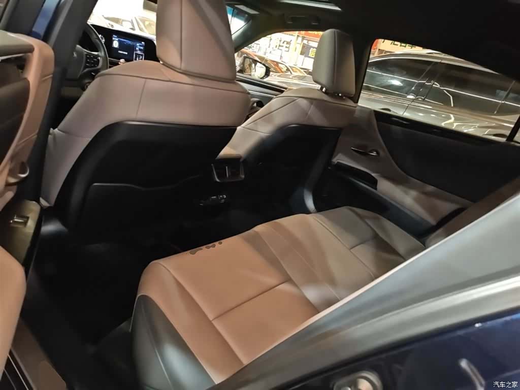 Lexus ES, 2021 16