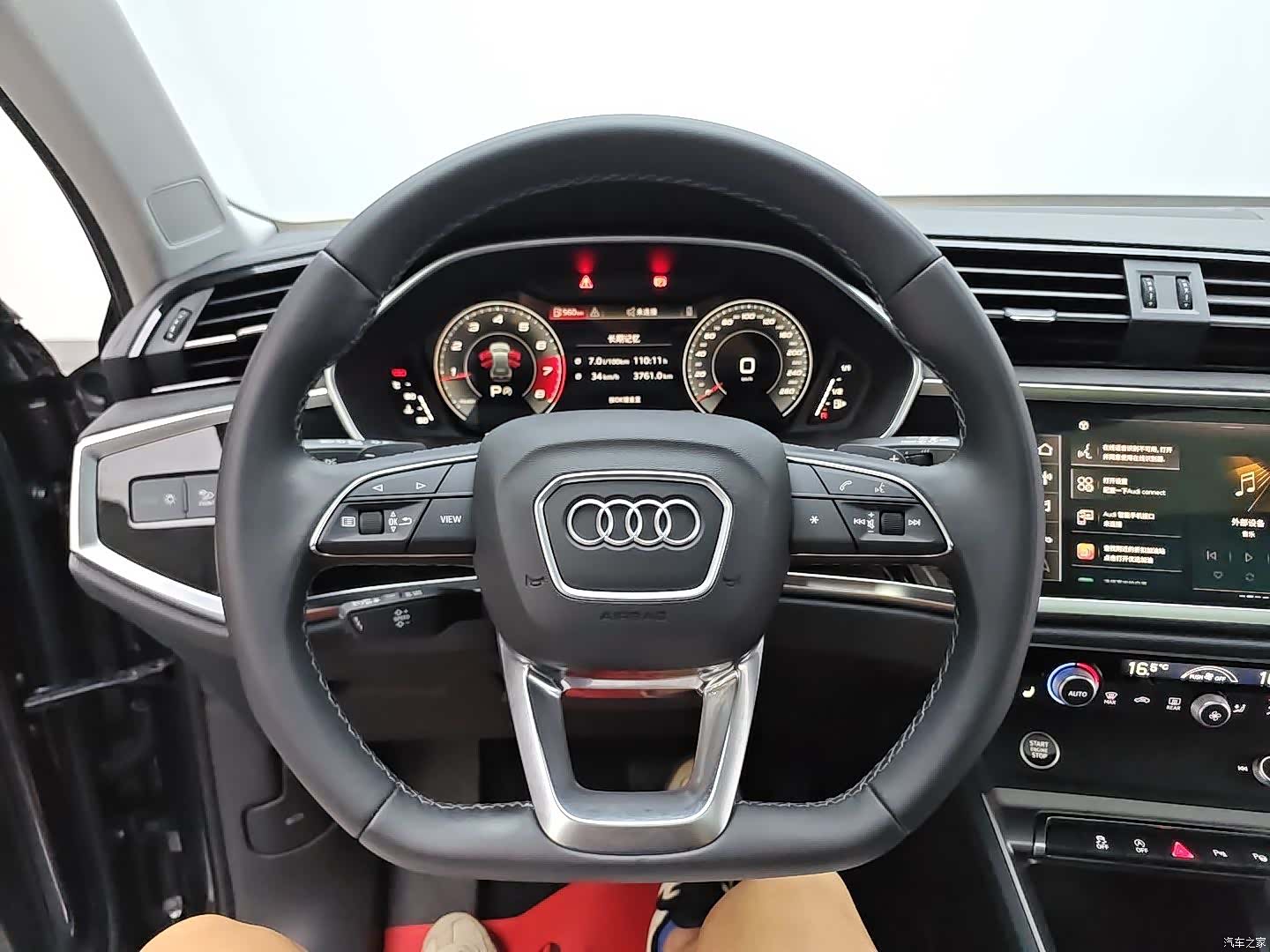 Audi Q3, 2023 16
