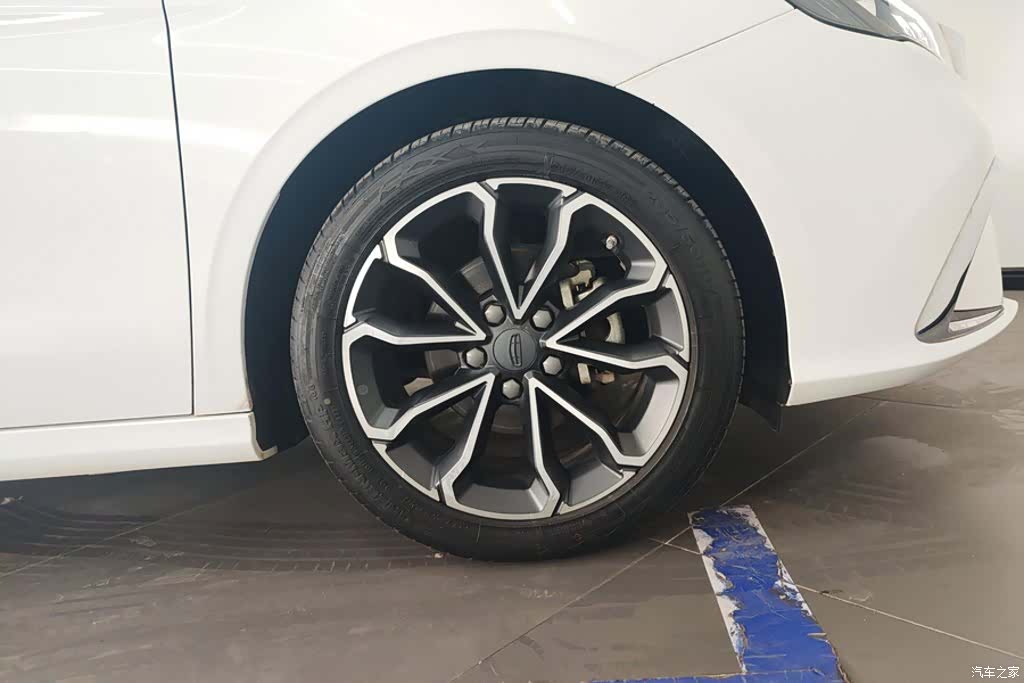 Geely Binray, 2025 6