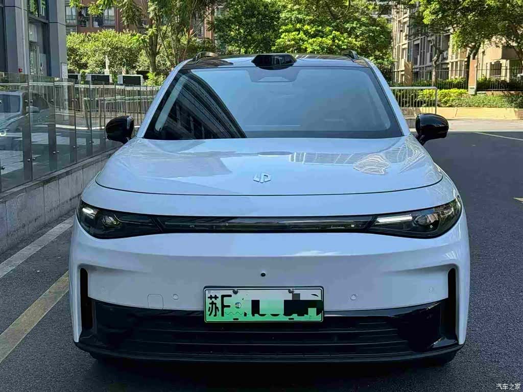Leapmotor C16