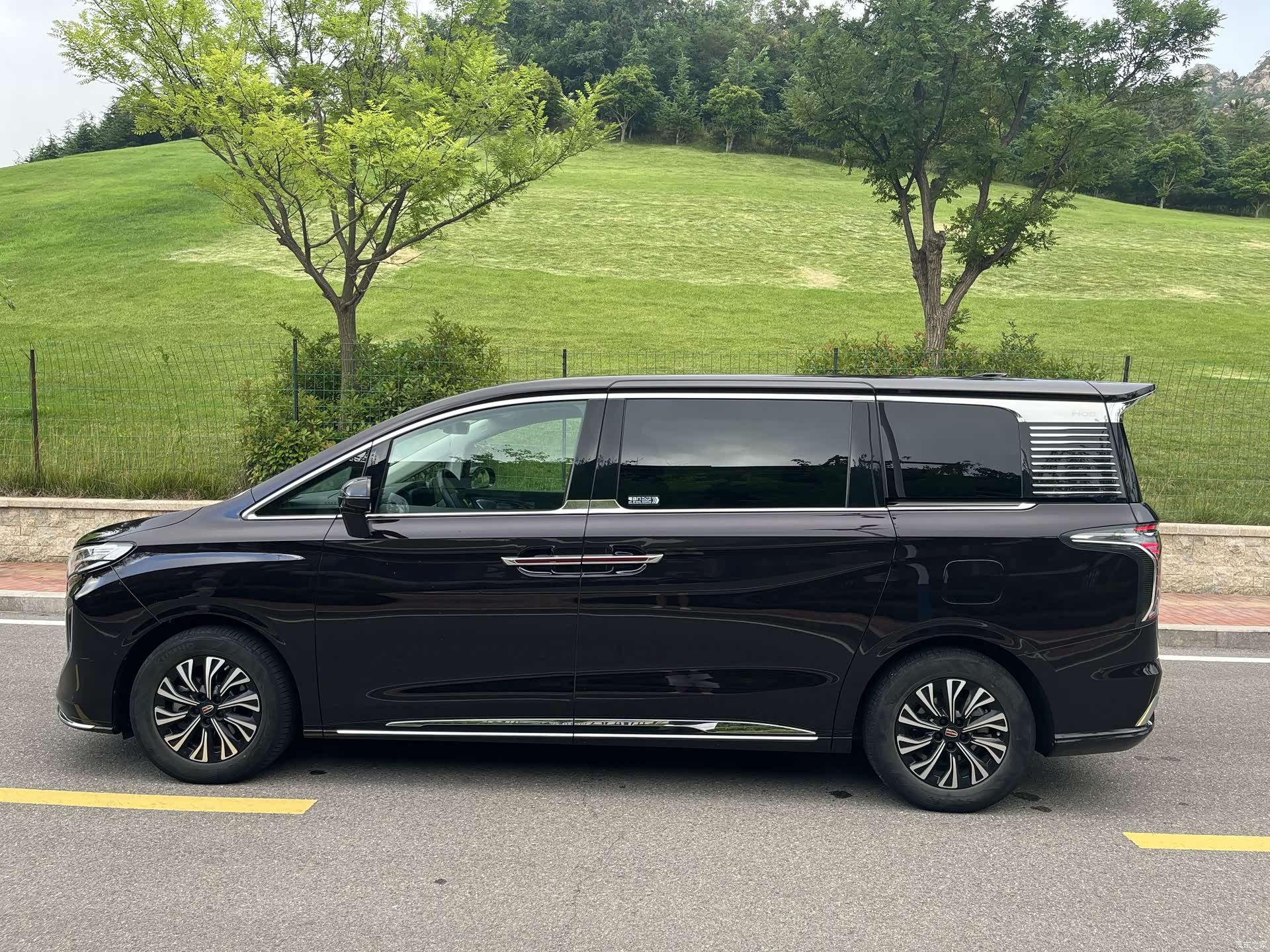 Hongqi HQ9, 2024 9