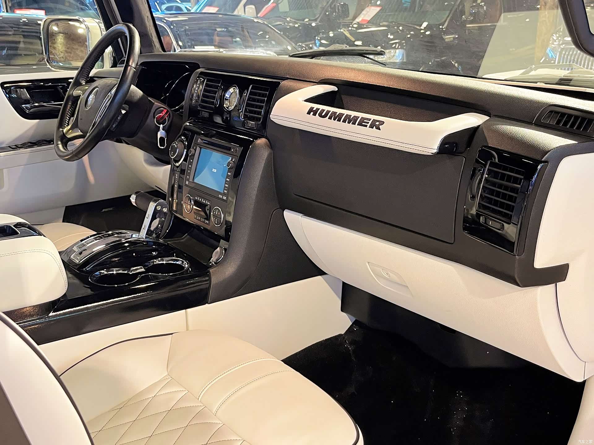 Hummer H2, 2016 18
