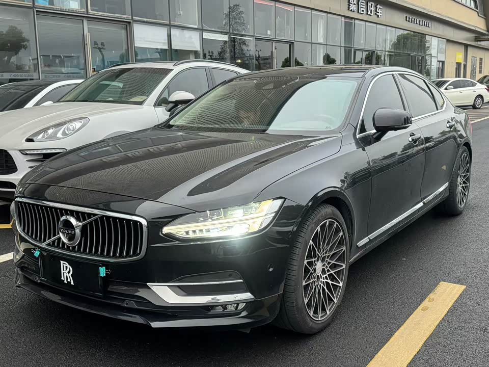Volvo S90