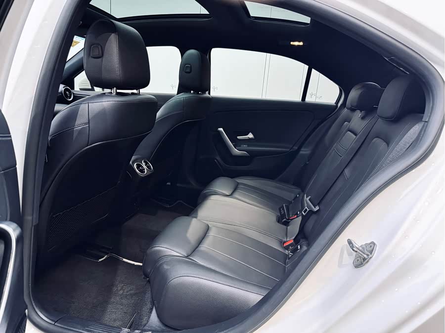 Mercedes-Benz A-Class 2022, фото 10