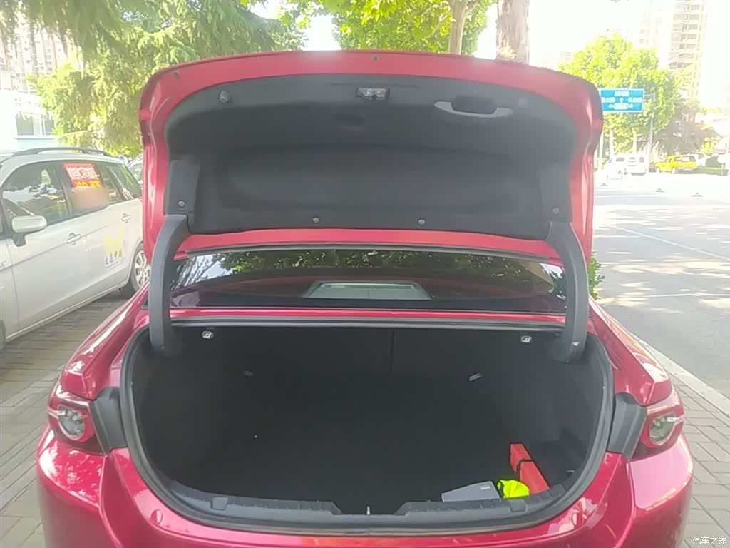 Mazda Mazda3, 2022 19