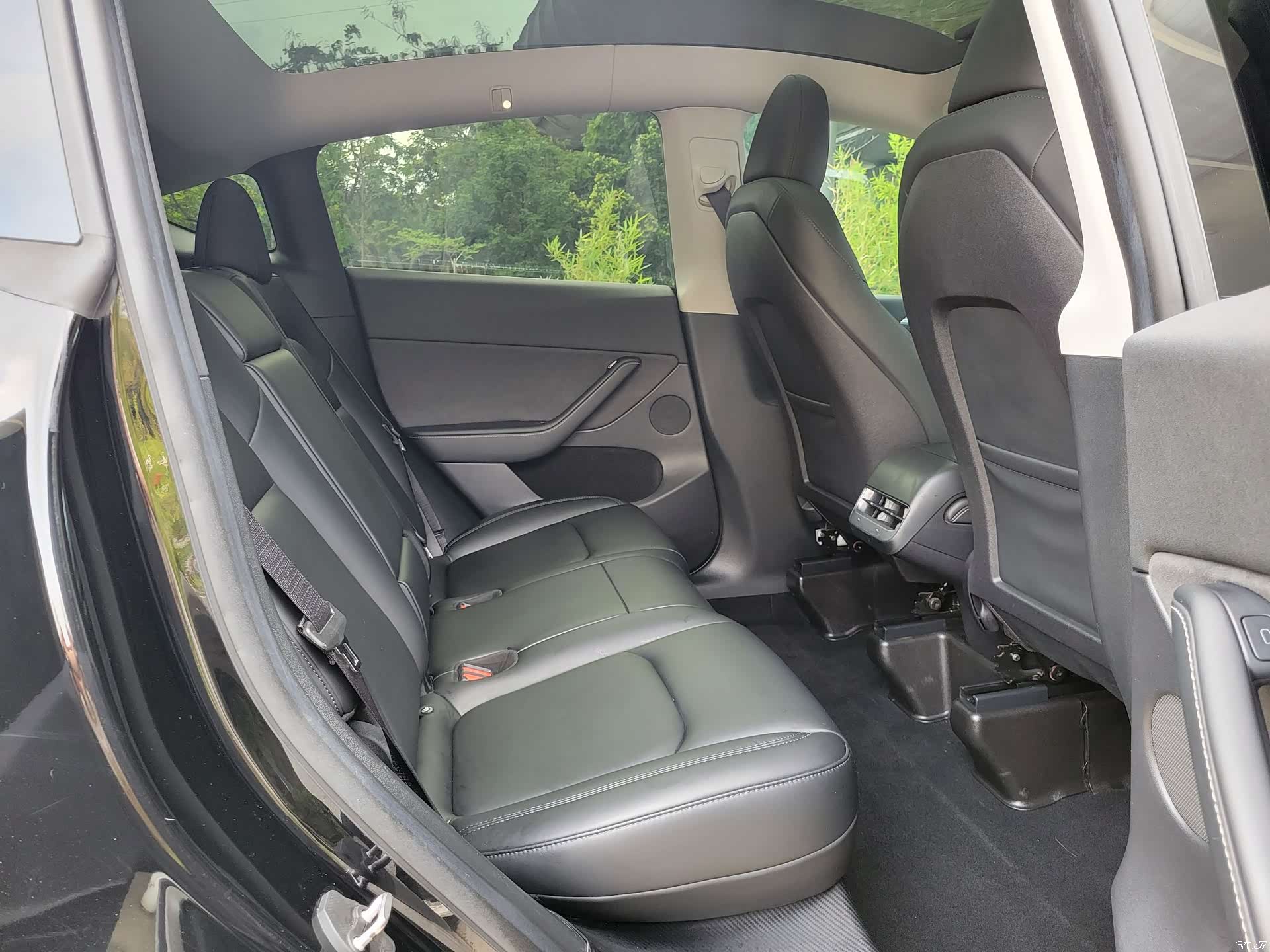 Tesla Model Y, 2023 12