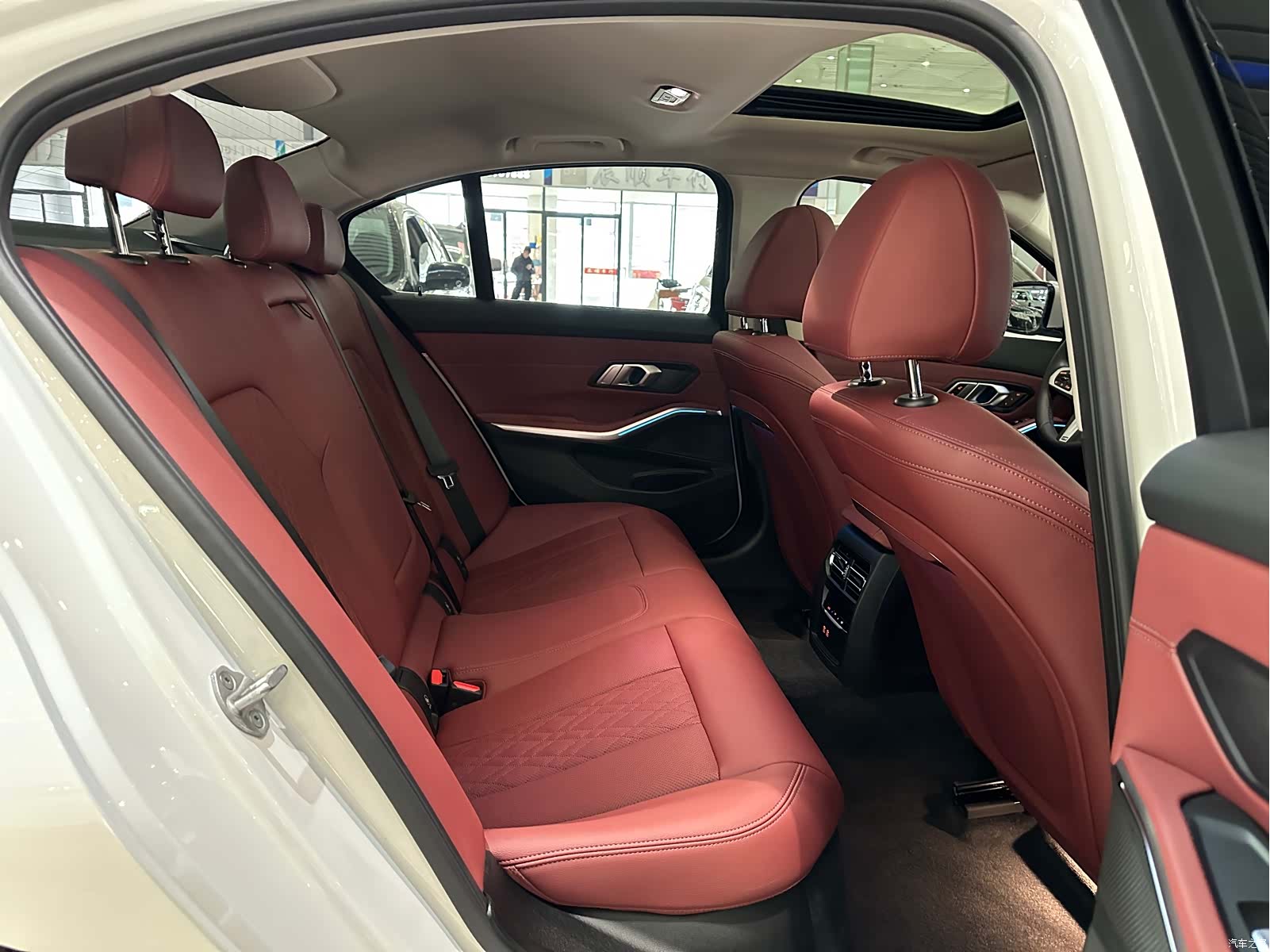 BMW 3 Series, 2024 11