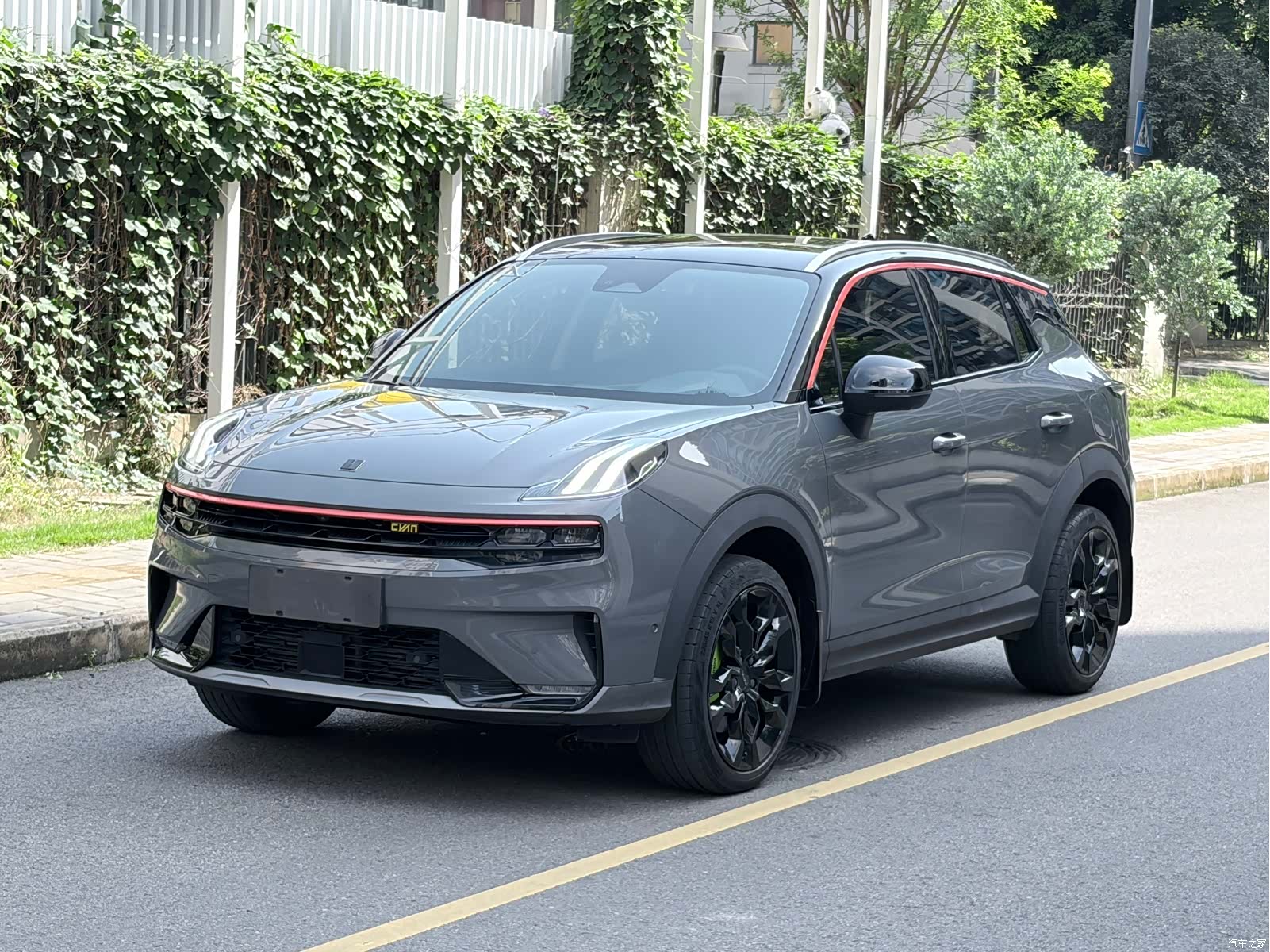 Lynk & Co 02