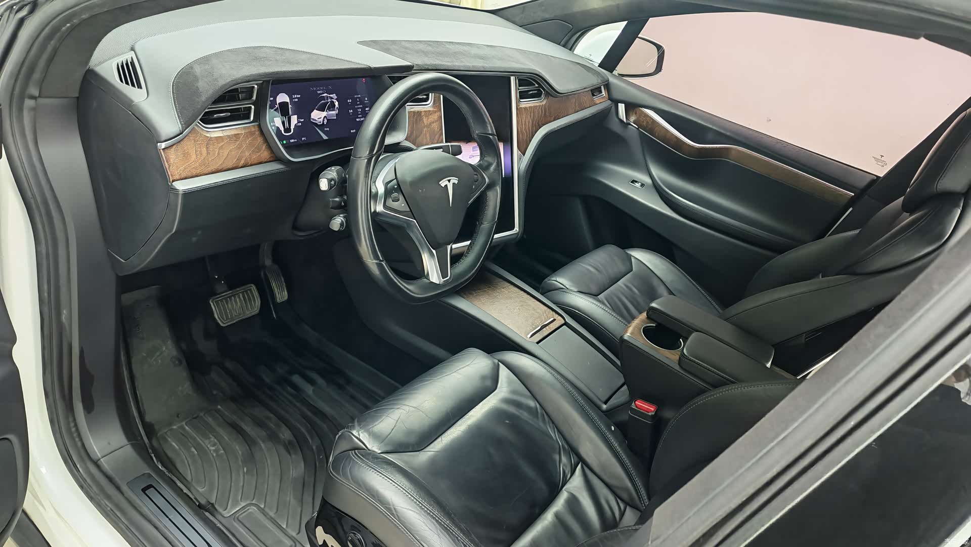 Tesla Model X, 2017 11