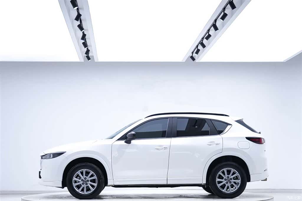 Mazda CX-5, 2023 все фото