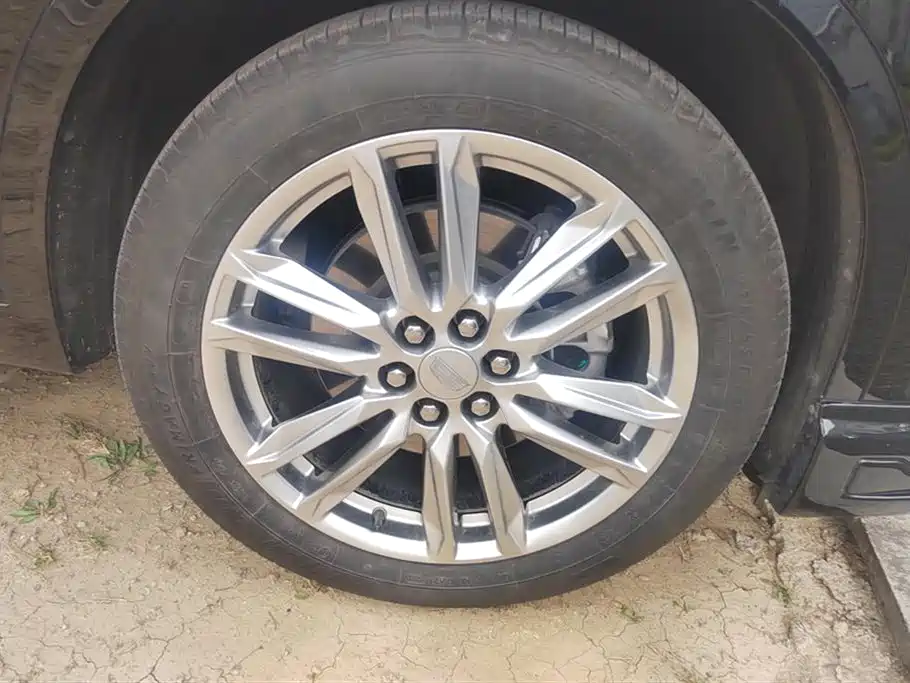 Cadillac XT6