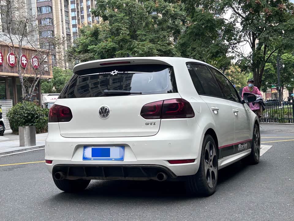 Volkswagen Golf GTI