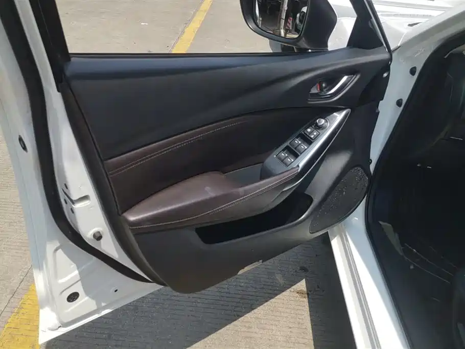 Mazda Atez