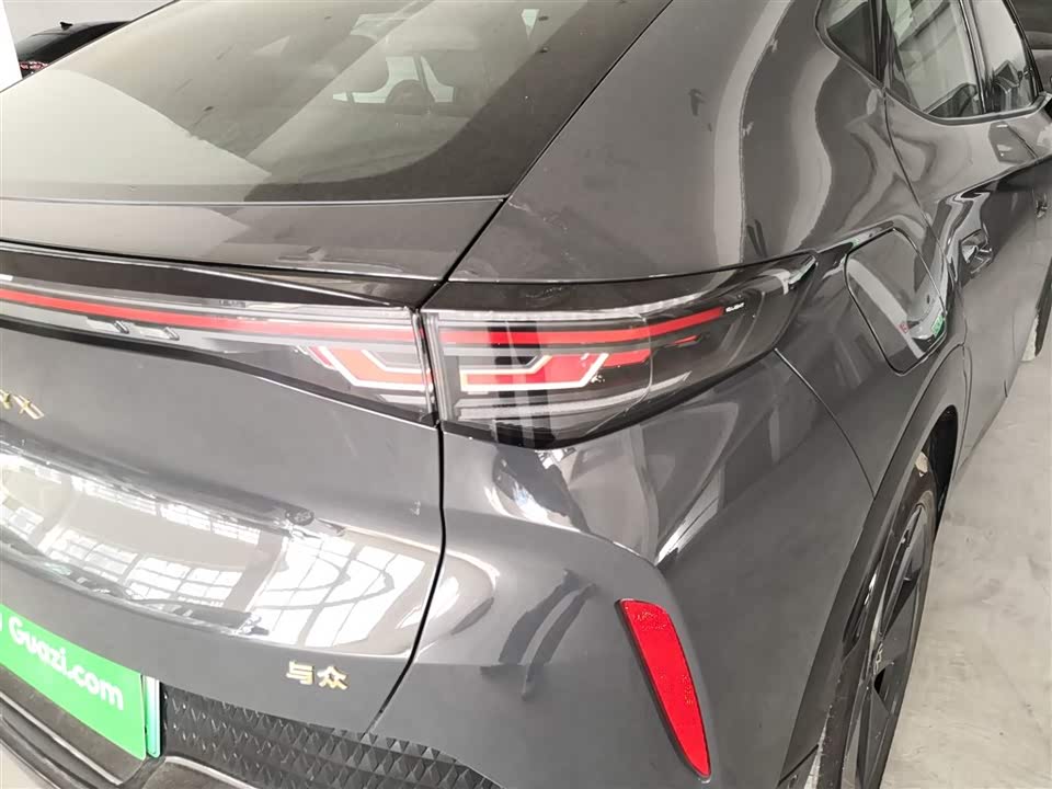 Volkswagen With the crowd 06