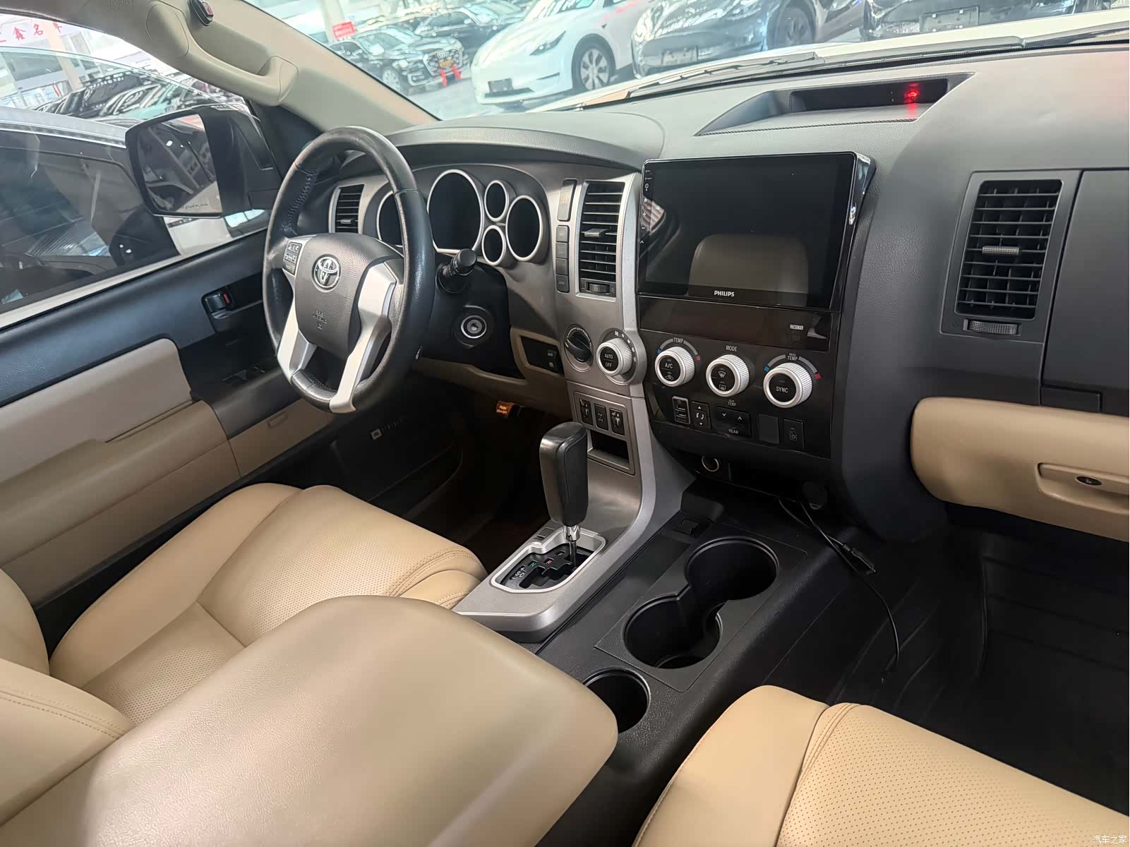 Toyota Sequoia, 2015 11