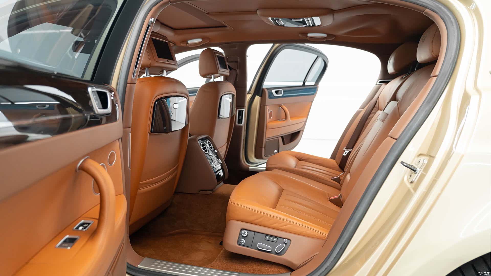 Bentley Flying Spur, 2011 7