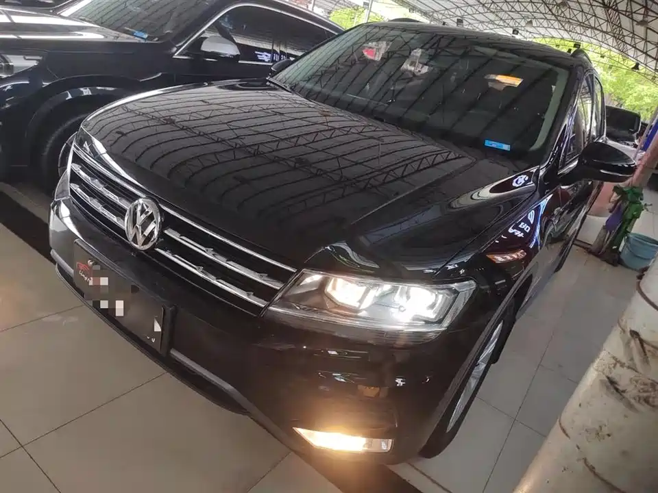 Volkswagen Tiguan L