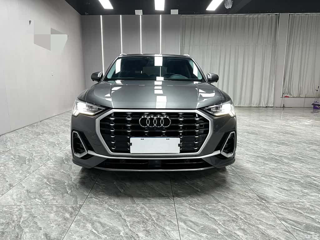 Audi Q3, 2022 2