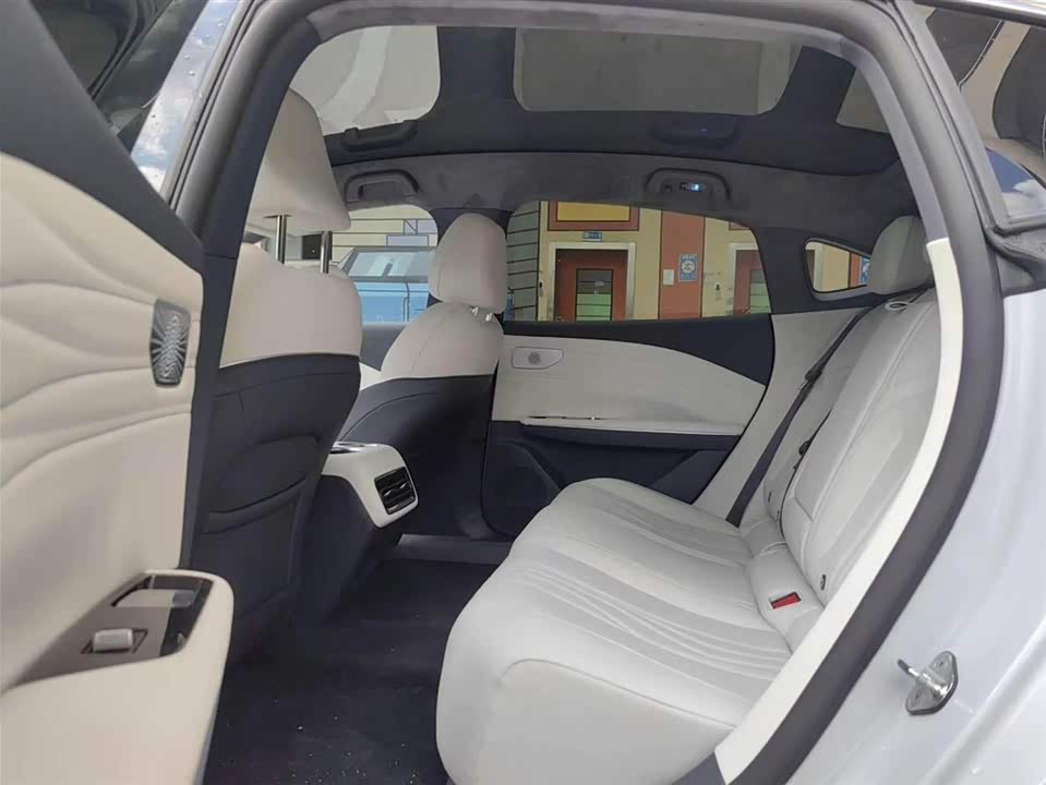 Geely Galaxy Galaxy E8