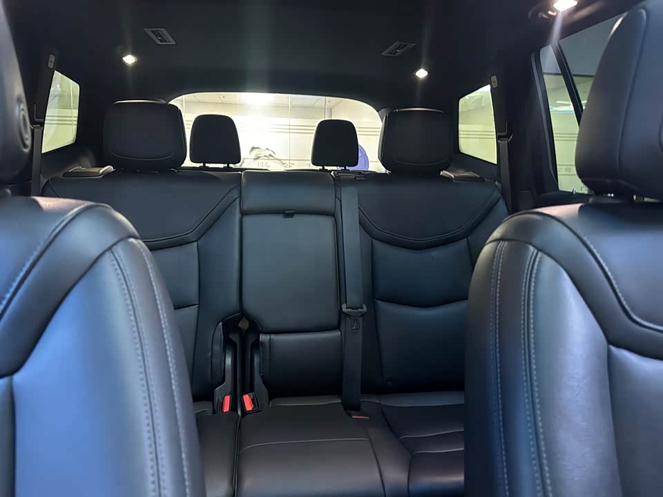 Cadillac XT6