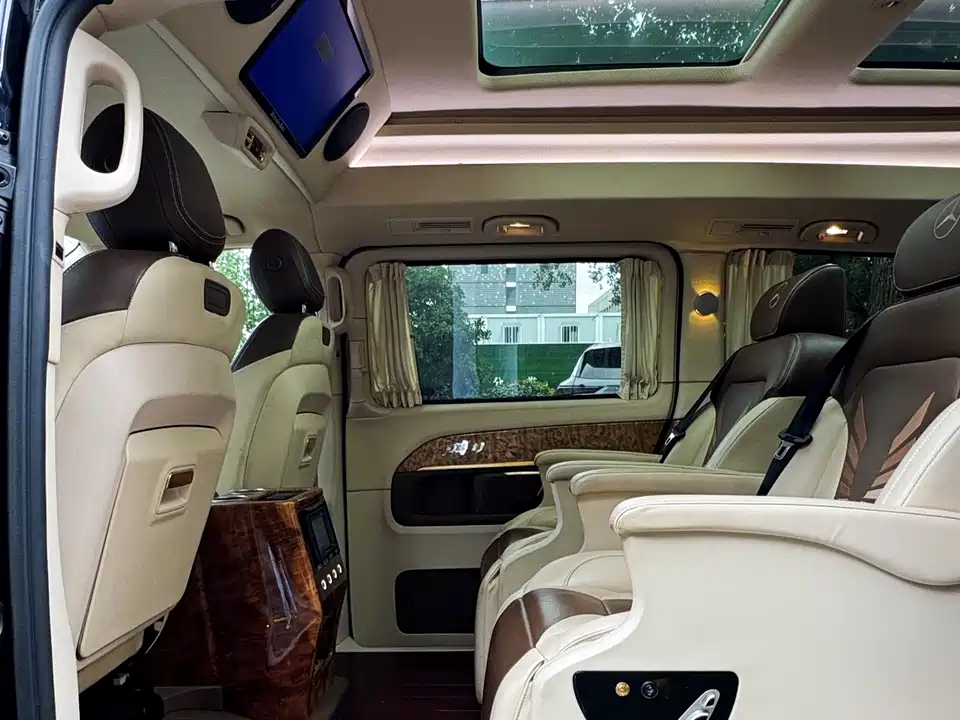 Mercedes-Benz V-class