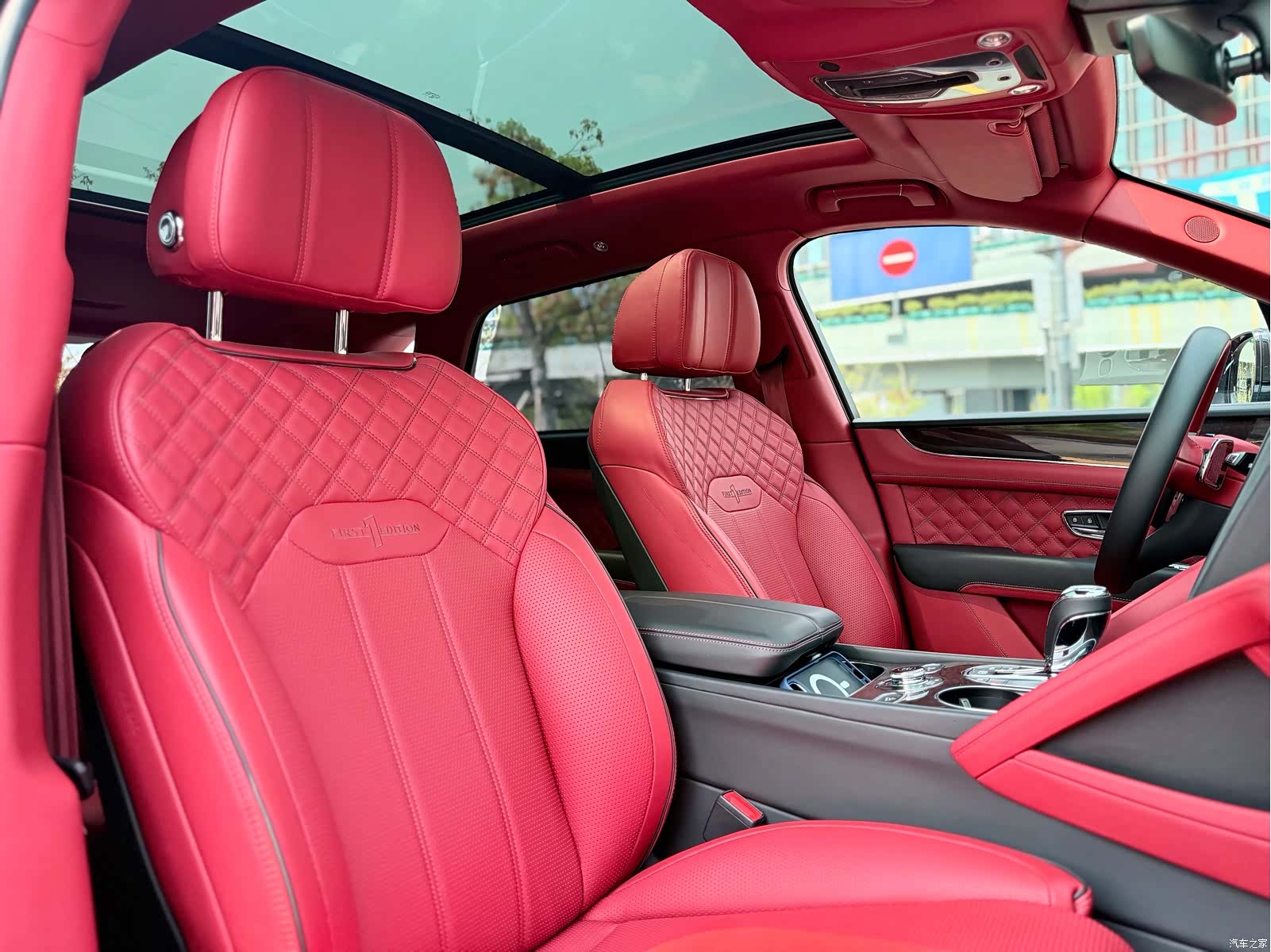 Bentley Bentayga, 2020 18