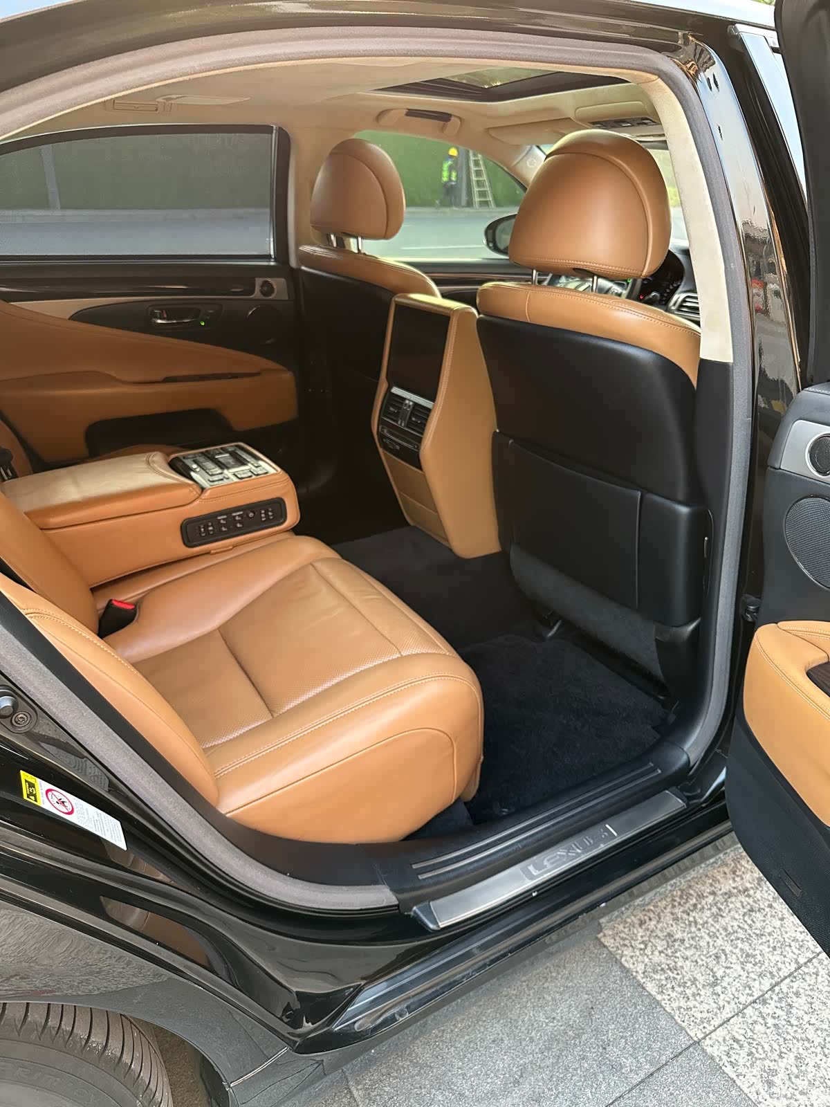 Lexus LS, 2014 14