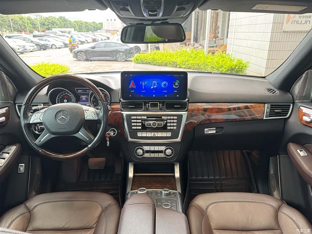 Mercedes-Benz M-Class, 2015 9