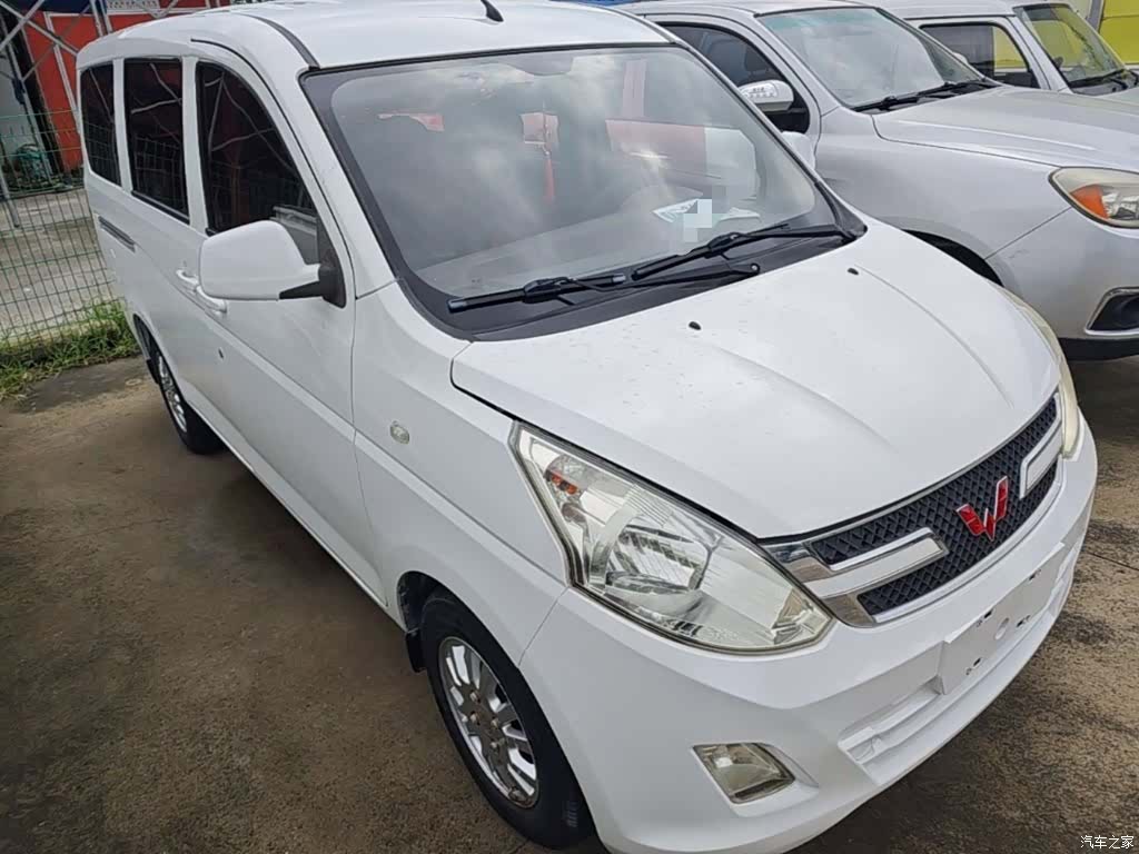 Wuling V, 2017 4