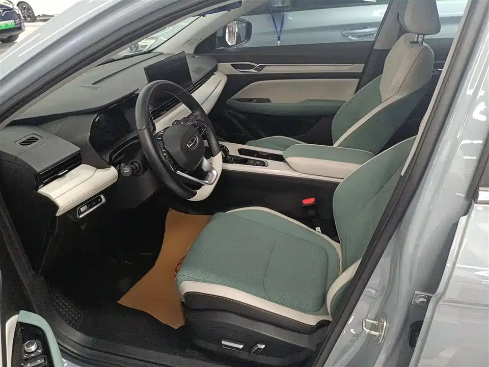 Geely Emgrand L HiP Geely Emgrand L HiP