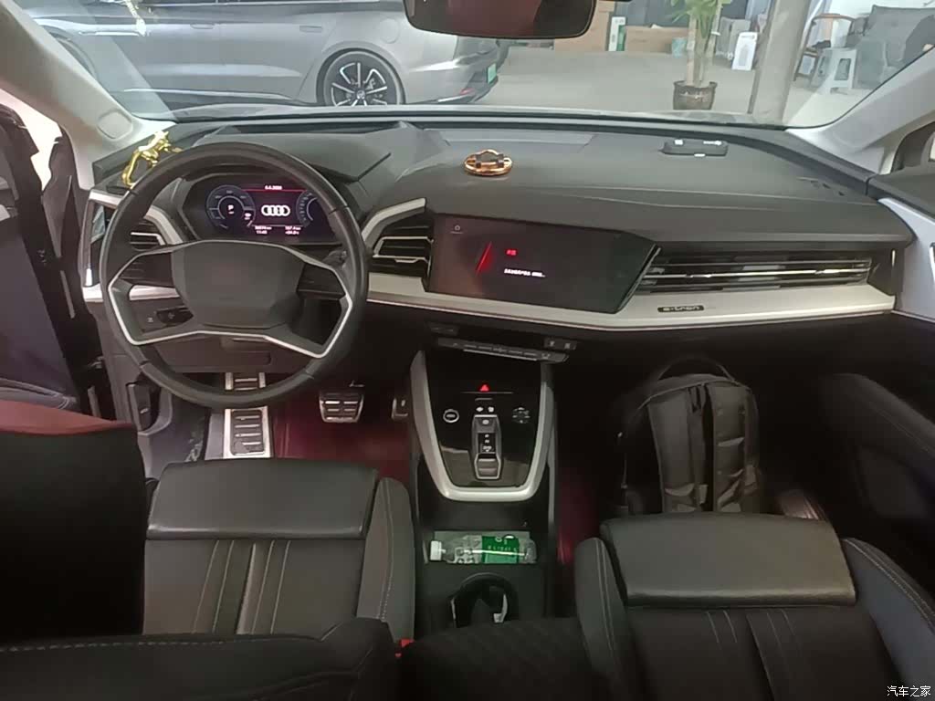 Audi Q5 e-tron, 2024 10