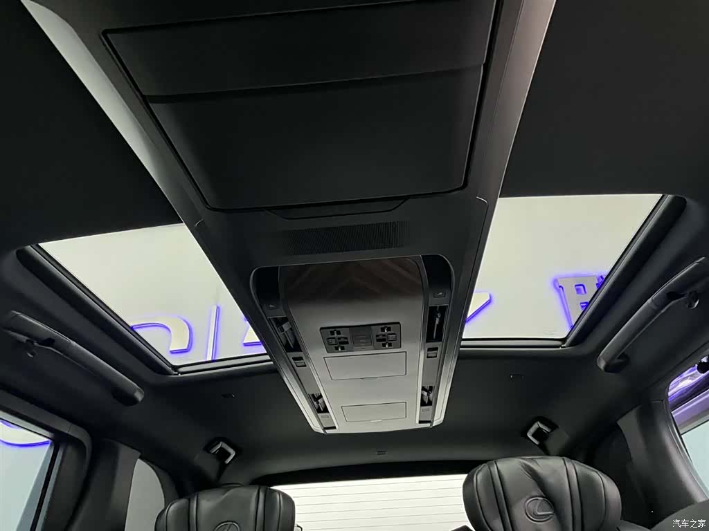 Lexus LM, 2024 12