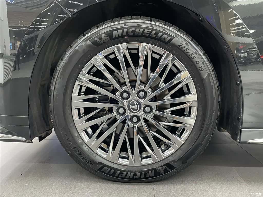 Lexus LM, 2024 15
