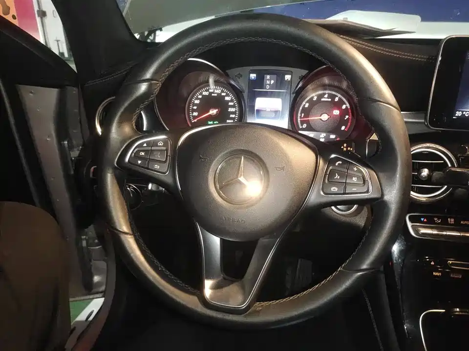 Mercedes-Benz GLC Mercedes-Benz GLC